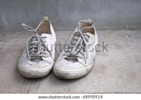 white rustic sneaker