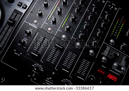 DJ mixer and cd-player