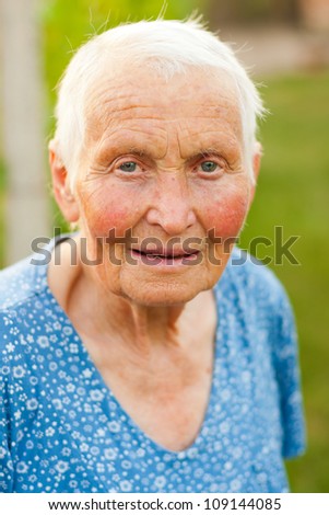 Portrait of an old lady.