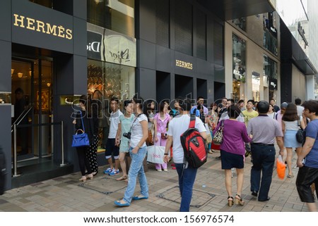 Hong Kong - Oct 01:The Luxury Shop Outlook, Full Of Tourists In Hong Kong On 01 October 2013. The Rise In Rmb Make Chinese Purchase Luxury Product.