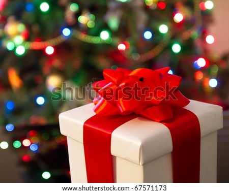 gift and christmas tree