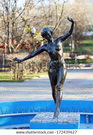 Sculpture of a naked girl in Gorky Park