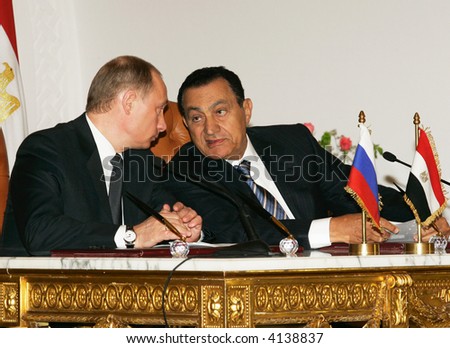 The president of Russia Vladimir Putin and the President of Egypt Hosni Mubarak