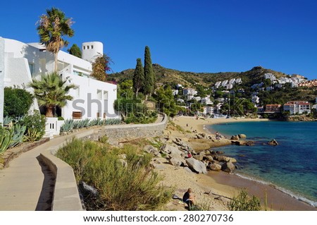 Footpath on the Mediterranean sea coast with beautiful beach and villa, Cala Canyelles Petites, Rosas, Costa Brava, Catalonia, Spain