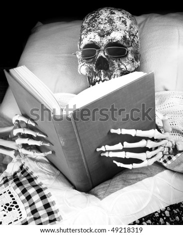 skeleton reads in bed