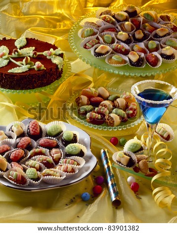 Dried fruit with almond paste