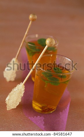 Mint and saffron tea