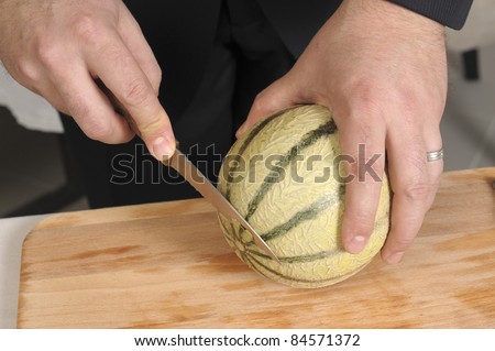 Preparing a carved melon