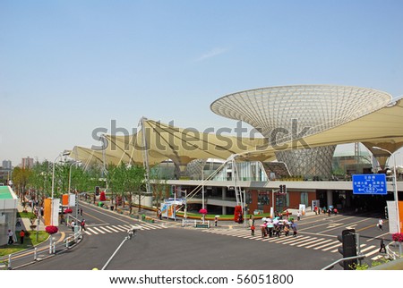 SHANGHAI -MAY 12:  EXPO axis. One km walkway across Expo.  May 12, 2010 in Shanghai China