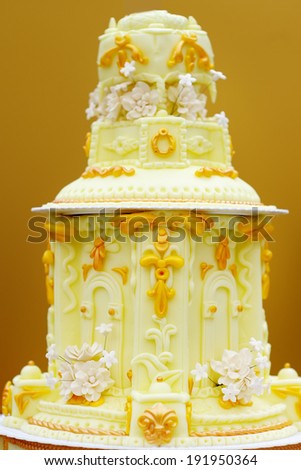 Delicious lemon big wedding cake
