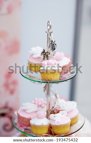 Delicious white and pink wedding cupcakes