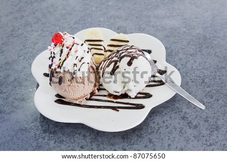Ice cream cookie and cream banana on plate