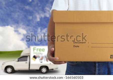 Delivery man with free delivery car