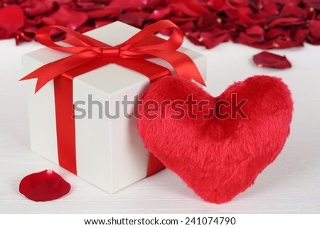 Gift box with heart and roses for Valentine\'s or mother\'s day gifts