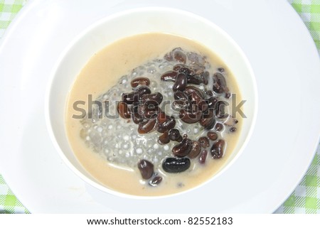 Black nut and sticky rice in coconut milk, Thai dessert