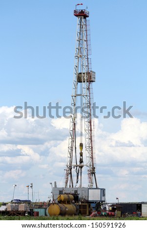 oil drilling rig machinery on field