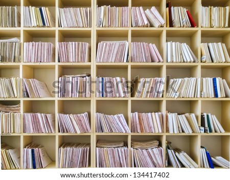 Keeping records on yellow shelves