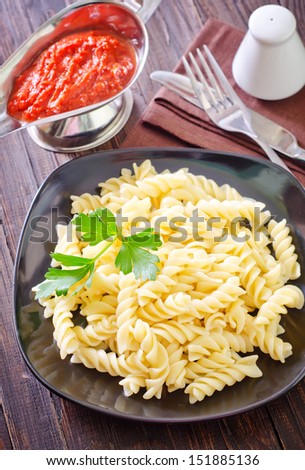 boiled pasta and tomato sauce
