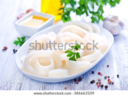 Raw squid rings with pepper