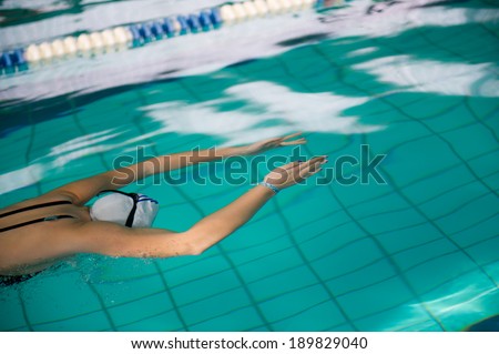 swimmer under water