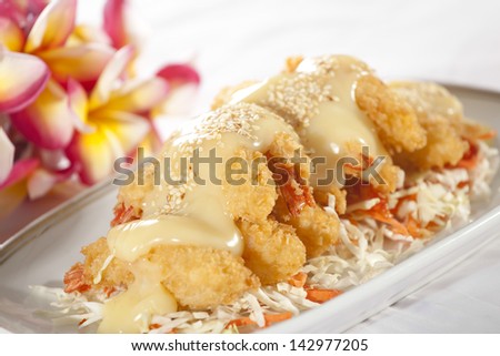 crispy shrimp, deep fried crispy shrimp with mayonnaise  and vegetable