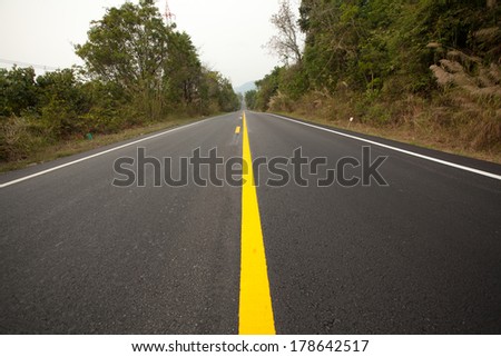 street yellow line, yellow line mark divined straight road
