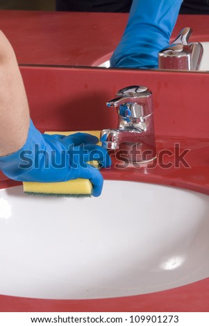 Cleaning Bathroom Sink