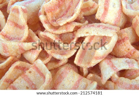 Detailed view of the ham potato chips.