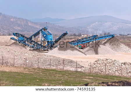 Conveyor belt at a gravel