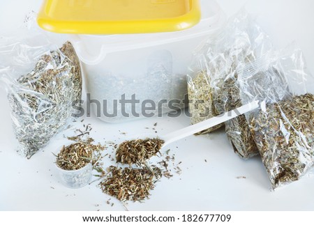 Phytotherapy. Dried herbs to treat