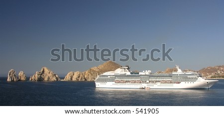 Anchoring cruiseship in the bay of Cabo San Lucas / Mexico