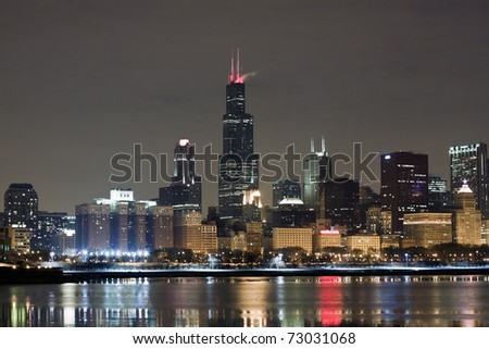 [Obrazek: stock-photo-chicago-at-night-73031068.jpg]