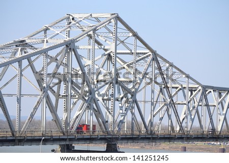 Long-Span White Steel Truss Roadway River Bridge