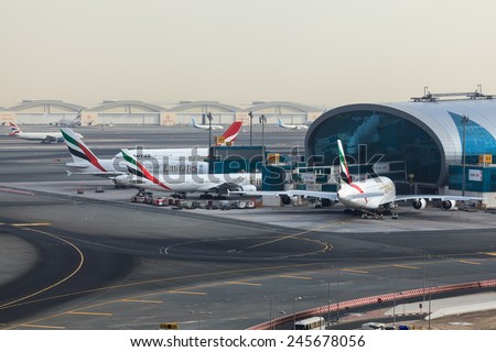 DUBAI - JANUARY 9: Rush hour and long queue in Dubai International Airport as seen on January 9, 2015.
