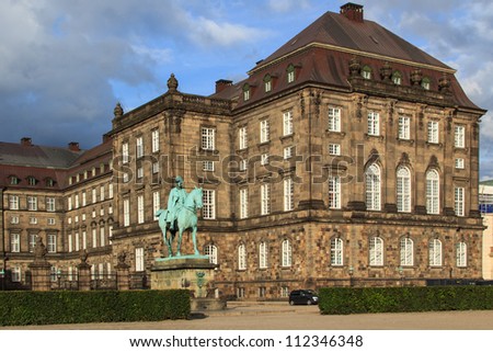 Right wing of Christiansborg including the statue of a former danish king