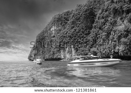 Phi Phi Don was initially populated by Muslim fishermen during the late 1940s, and later became a coconut plantation