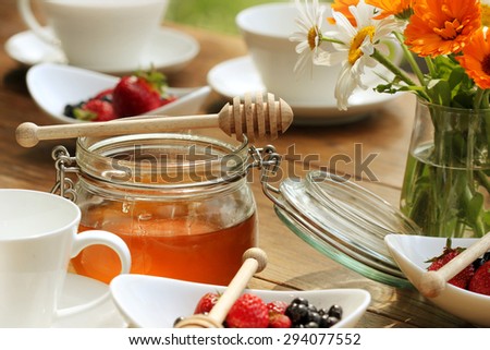 breakfast- coffee, honey, berries