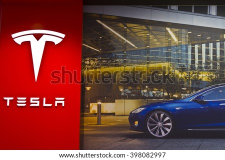 Indianapolis - Circa March 2016: Tesla Motors Store in Indianapolis Selling Electric Cars III