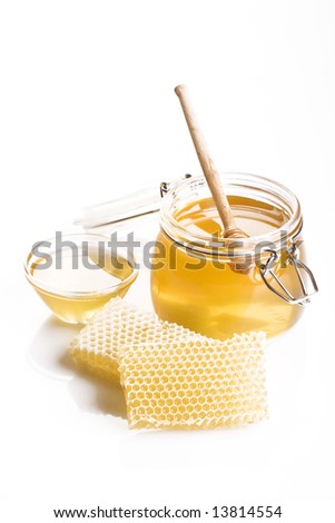 خفايا الاغذيه المصنعه واضرارها  Stock-photo-fresh-honey-13814554