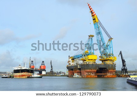 crane vessel and oil tanker