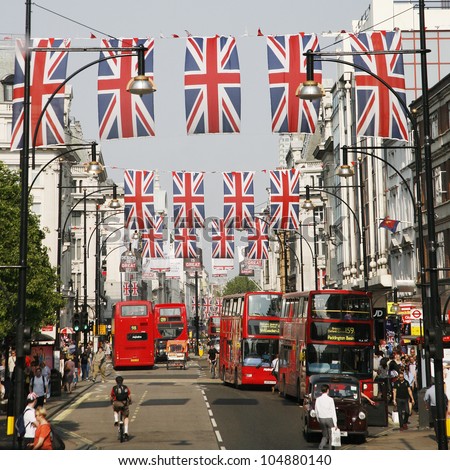 LONDON - MAY 24: Oxford Street in London, decorated with union jack flags to celebrate the Queen\'s diamond Jubilee on May 24, 2012 in London. The main celebrations held from June 2 to June 5
