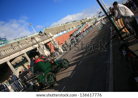 LONDON- NOV 7: London to Brighton Veteran Car Run participants arrive at the finish line in Brighton, cars continue to arrive and likely remain on display until about 4:30pm on Nov 7, 2010, London, UK