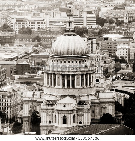 St Paul\'s Cathedral locates at the top of Ludgate Hill in the City of London, Bird Eye View.