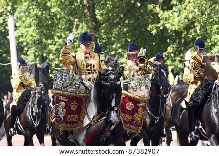 LONDON - JUNE 17: Mounted Bands at Queen\'s Birthday Parade on June 17, 2006 in London, England. Queen\'s Birthday Parade take place to Celebrate Queen\'s Official Birthday in every June in London.