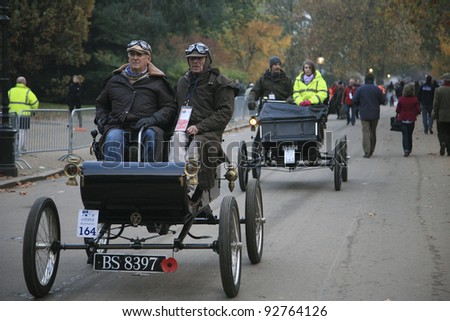 LONDON - NOVEMBER 06: London to Brighton Veteran Car Run participants, Oldsmobile, 1902,  leaving Hyde Park, the event starts at 7:00am in Hyde Park on November 06, 2010 in London, UK.