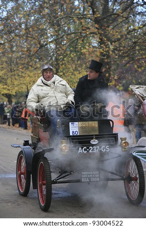 LONDON - NOVEMBER 07: London to Brighton Veteran Car Run participants, Milwaukee(steam), 1900,  leaving Hyde Park, the event starts at 7:00am in Hyde Park on November 07, 2010 in London, UK.