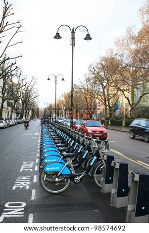LONDON - JAN 7: Rental bicycles on Jan 7, 2011 in London, UK. London\'s bicycle sharing scheme, launched with 6000 bikes, 400 docking stations on 30 July 2010 to help ease traffic congestion.