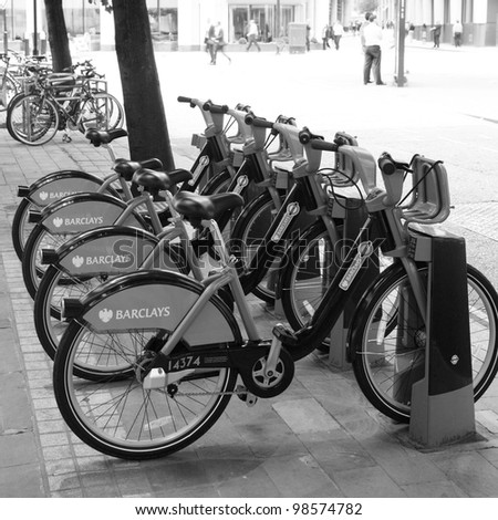 LONDON - AUG 20: Rental bicycles on Aug 20, 2010 in London, UK. London's bicycle sharing scheme, launched with 6000 bikes, 400 docking stations on 30 July 2010 to help ease traffic congestion.