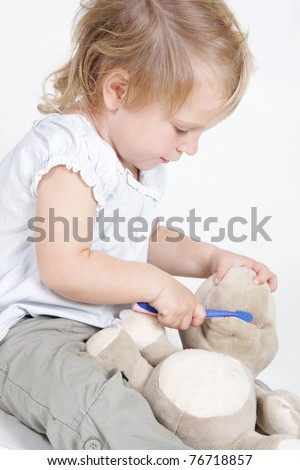 hippo brushing teeth