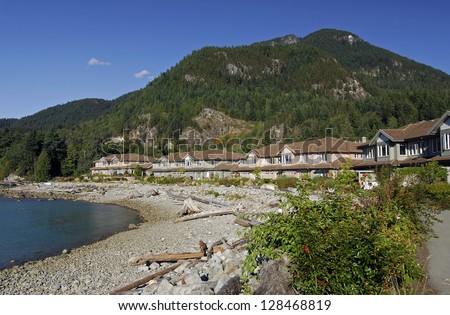 Oliver\'s Landing - residential homes on the beach by the sea, Furry Creek, West Vancouver